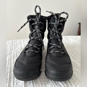Sorel Black and White Women Winter Boots Size 9